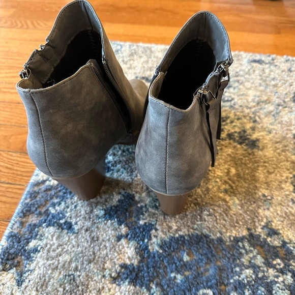 Journey Collection Gray Booties - Picture 4 of 5
